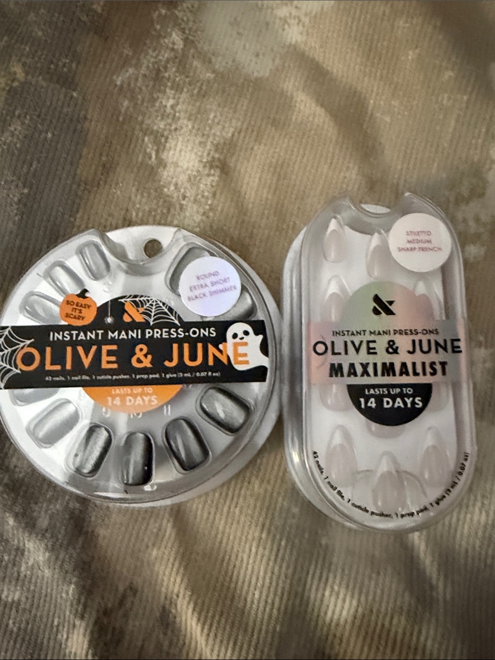 Olive & June Instant Mani Press-Ons Set - Silver & White